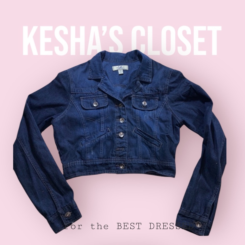 L.E.I. Junior’s cropped denim jacket